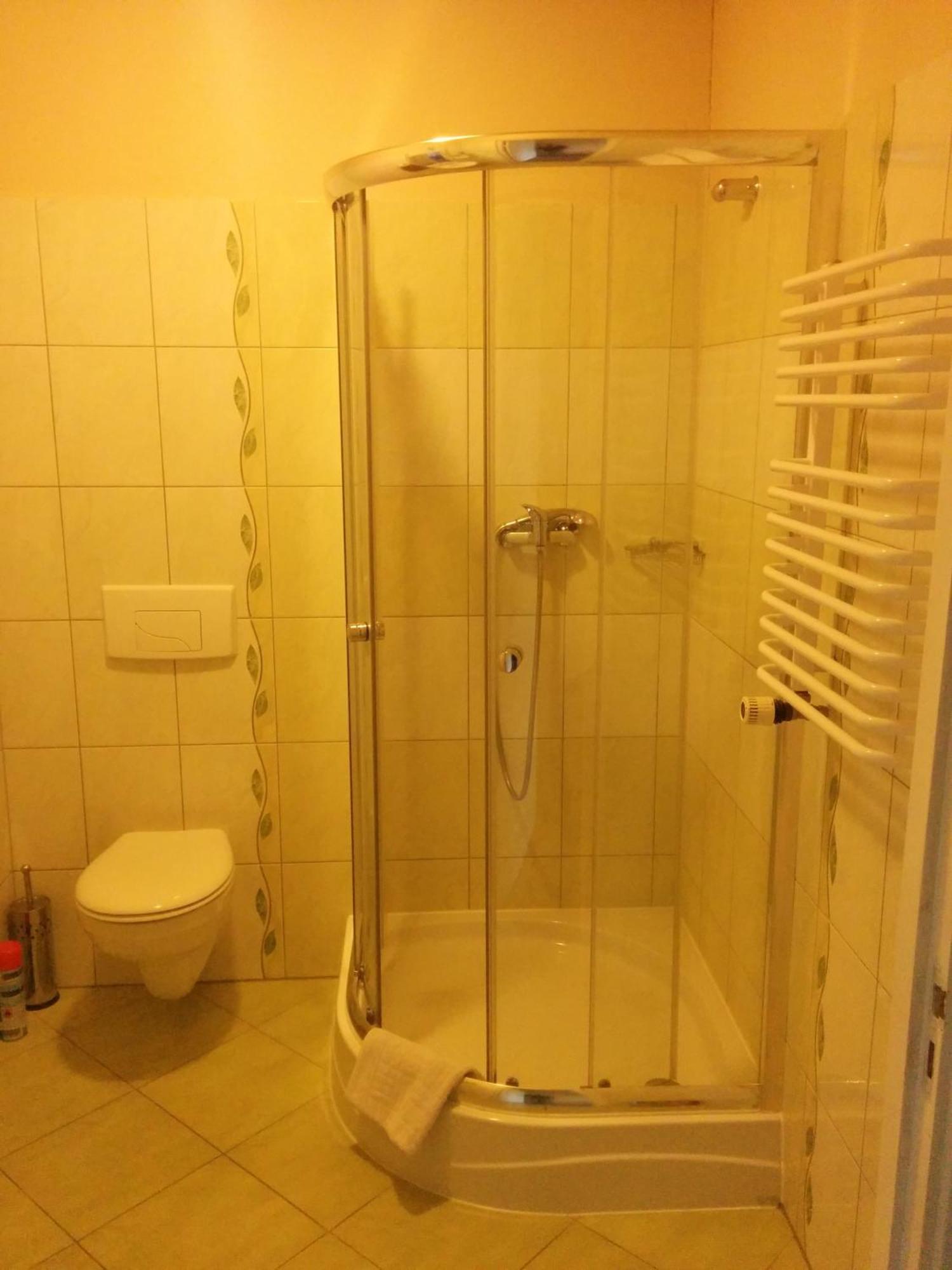 Pensjonat Nad Jeziorem Hotel Mysliborz Phòng bức ảnh