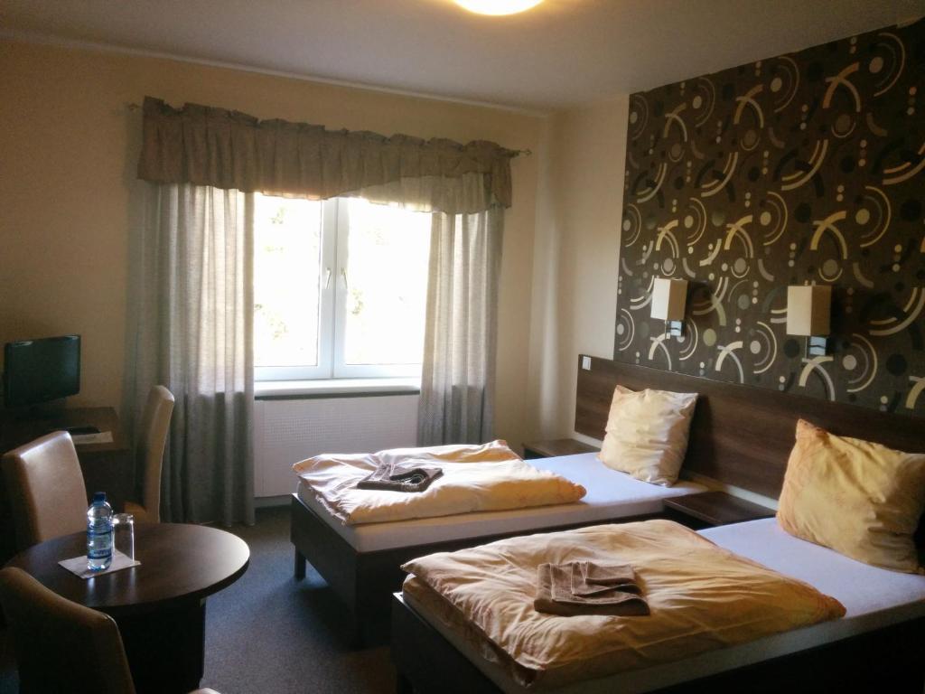 Pensjonat Nad Jeziorem Hotel Mysliborz Phòng bức ảnh